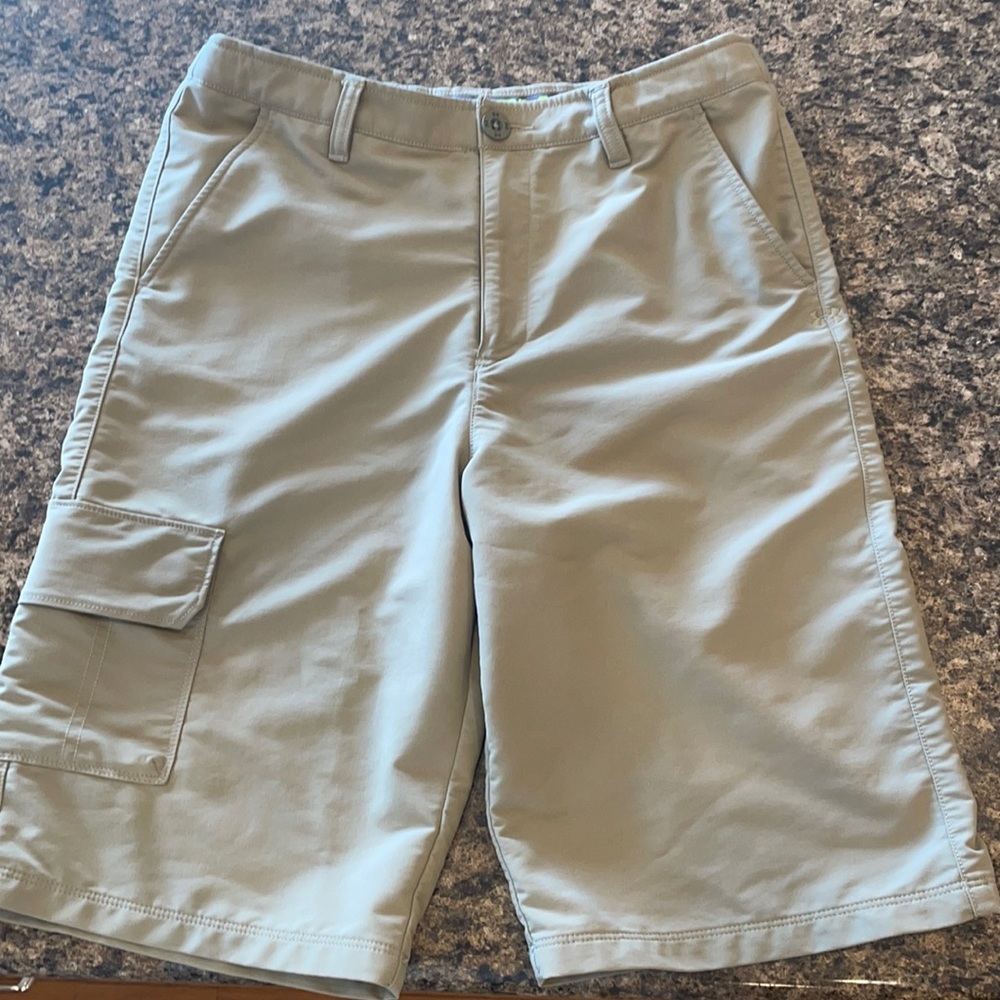Boys Under Armour khaki golf shorts